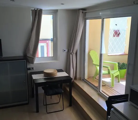 Sitges Studio Апартаменты *
